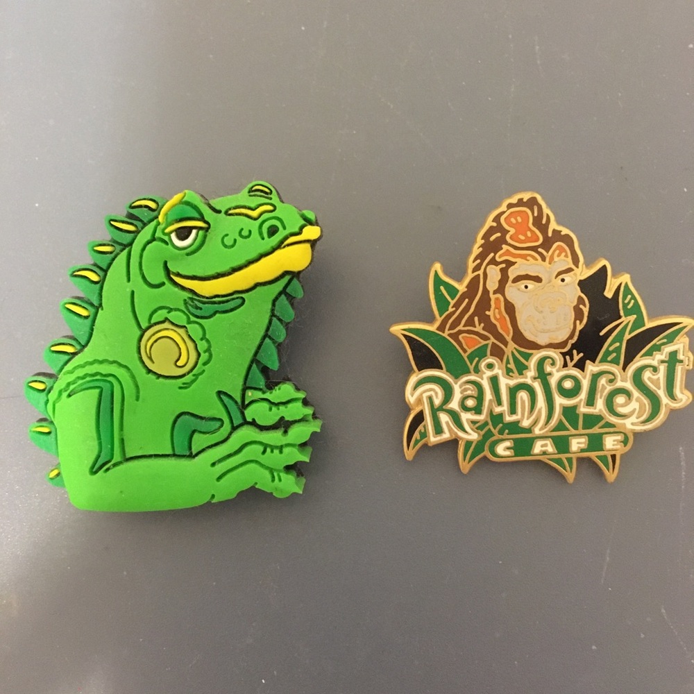 2 Rainforest Café Straight Back Pins Gorilla Iguana
